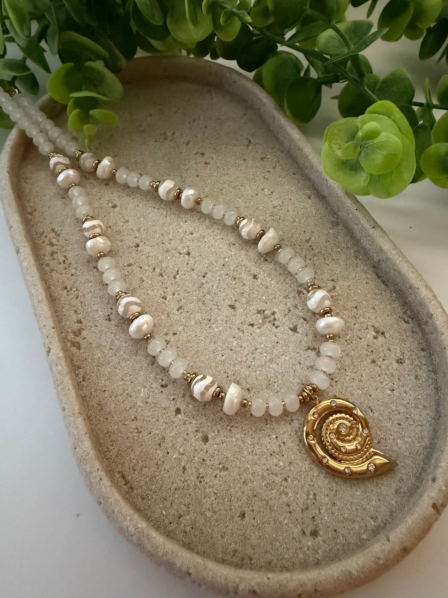 Caracola Necklace