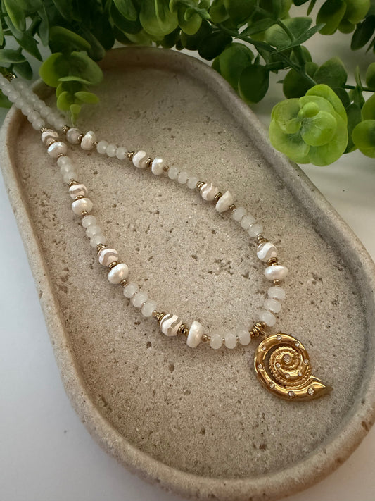 Caracola Necklace