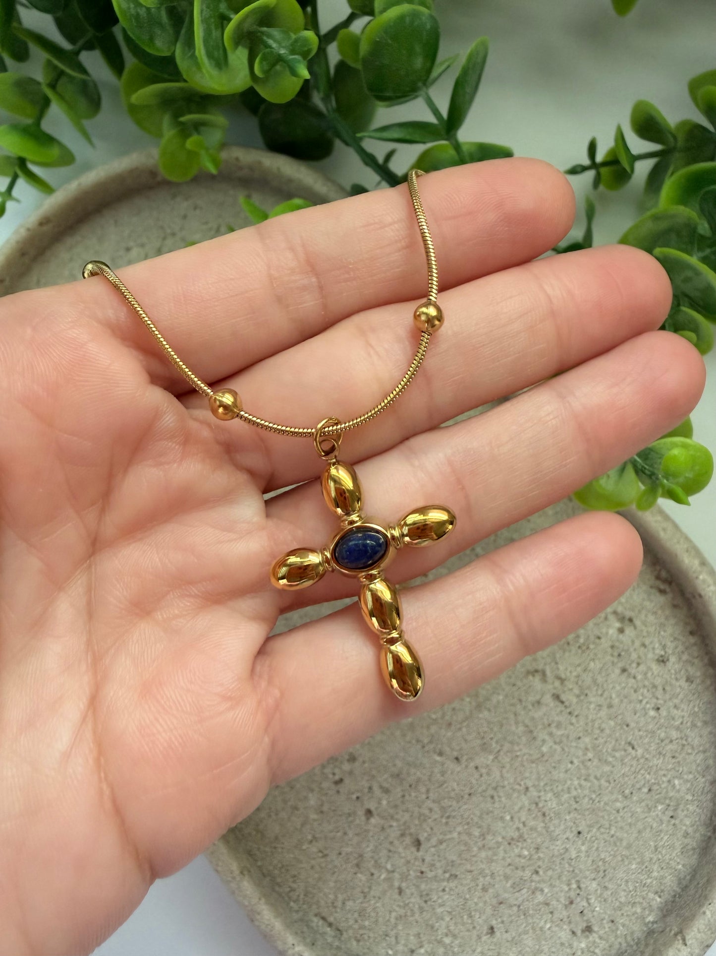 Cadena Satélite con Cruz y Piedra Natural